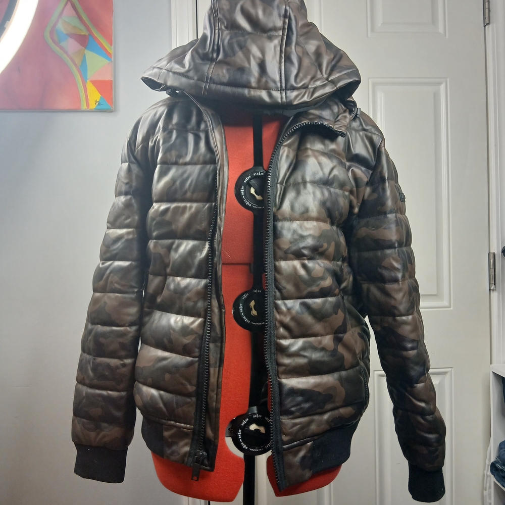 DKNY Men's Brown Camouflage Puffer Jacket